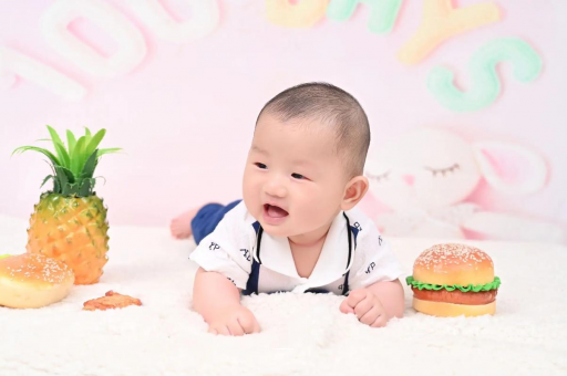 商丘宝宝在妈妈肚子里